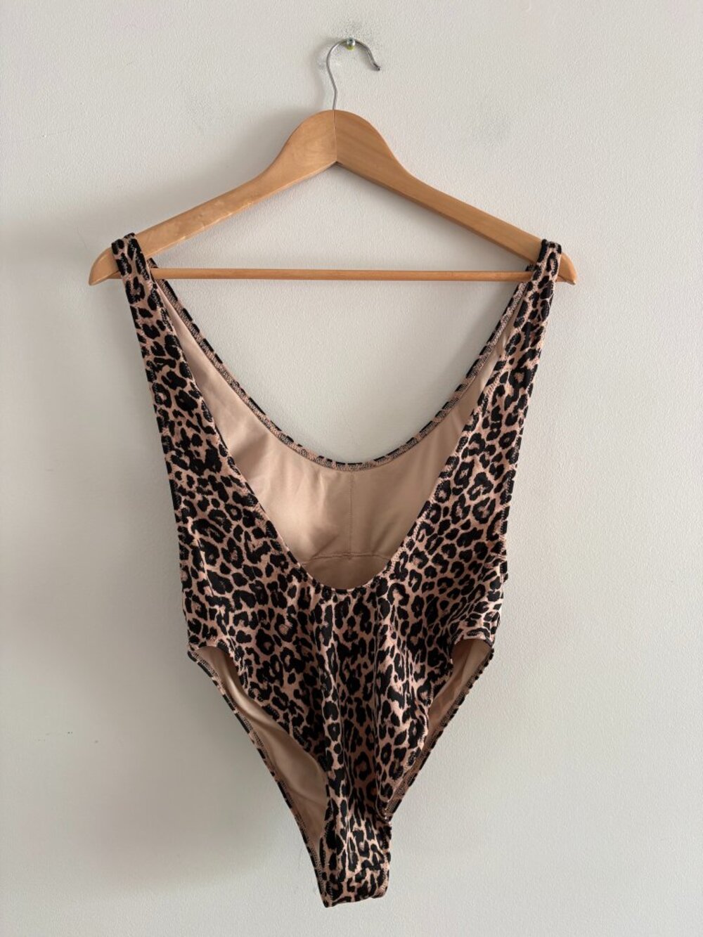 Victoria's Secret Shine Strap Plunge One-piece Swimsuit Side Boob Leopard Medium - Picture 4 of 7
